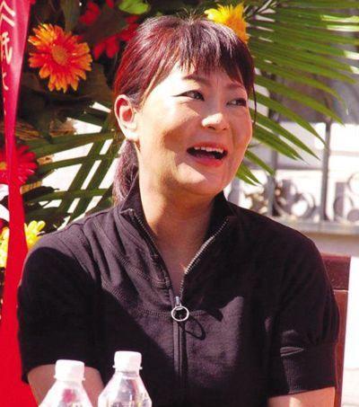 不顾辈分差距撬侯耀文娇妻把婶婶娶进门他是有多大能耐