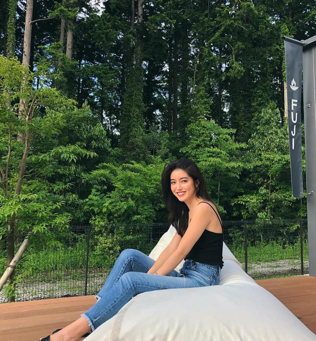 她的穿搭值得30岁女人学习|惠美|吊带|身高_新浪新闻