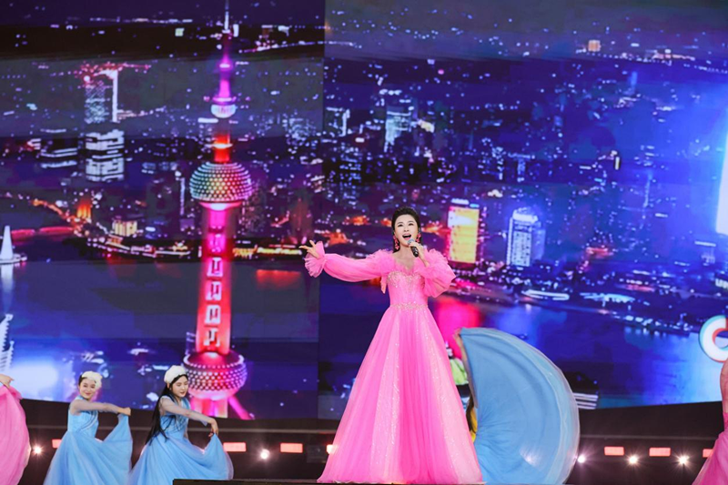 东方卫视跨年晚会质量惊艳,礼赞平凡英雄,五大情感点,昂扬振奋休闲区蓝鸢梦想 - Www.slyday.coM 东方卫视跨年晚会质量惊艳,礼赞平凡英雄,五大情感点,昂扬振奋休闲区蓝鸢梦想 - Www.slyday.coM