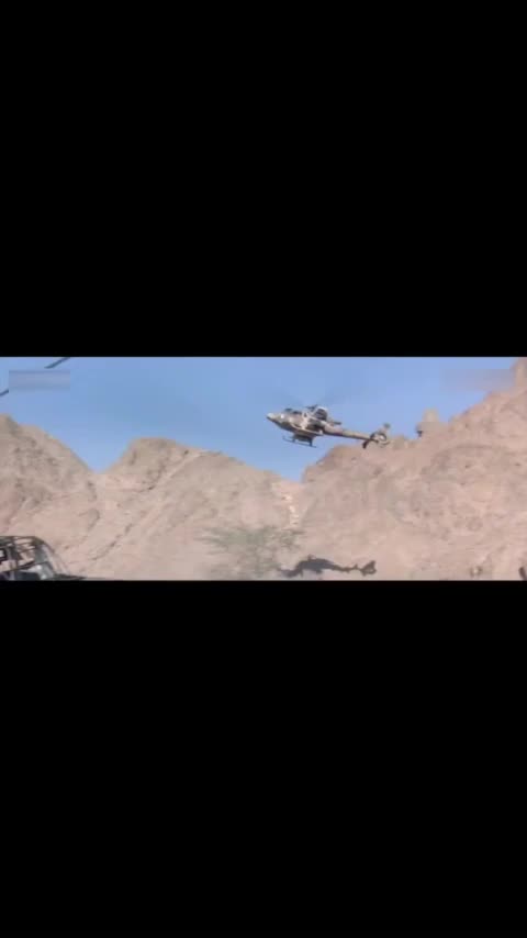 第一滴血rambo面对敌方的追击用弓箭把直升机射爆