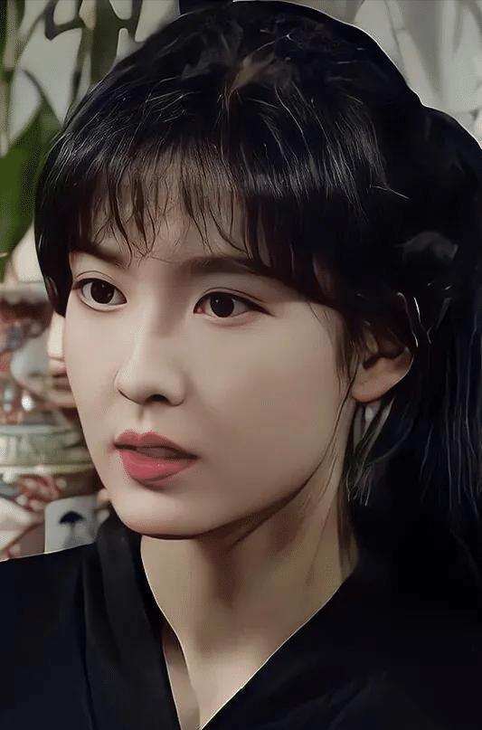 小犹太"作为大众公认的最初一代玉女掌门人,周慧敏曾用自己悦耳的嗓音