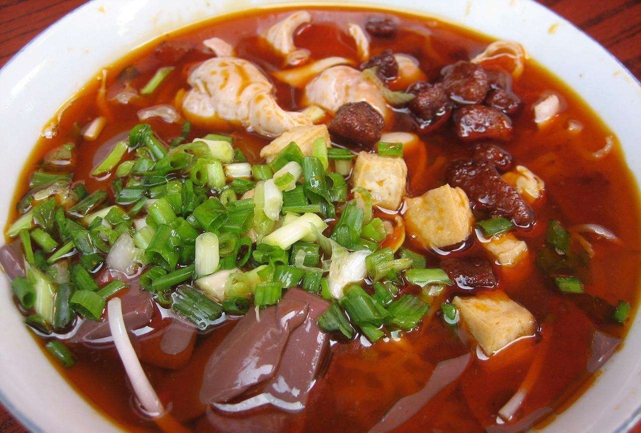 走进贵阳,感受中国西南林城的饮食文化,品尝贵阳特色美食小吃!