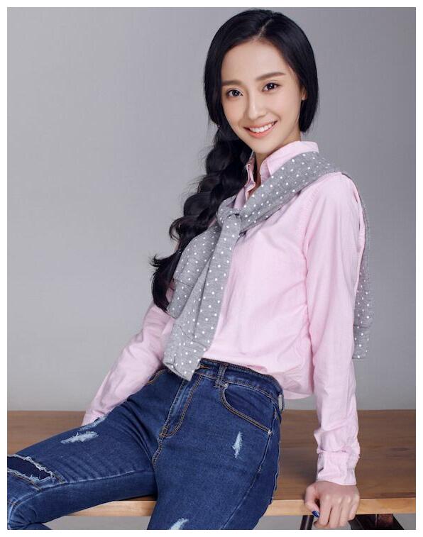 认识孙佳雨的朋友们大多数人都是看过她在几年前的时候,和张一山演过