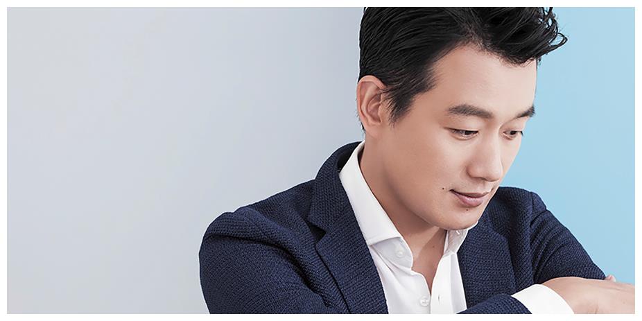 41岁的他还真敢做!别人都是娶学生,他却把老师"哄"到手了!