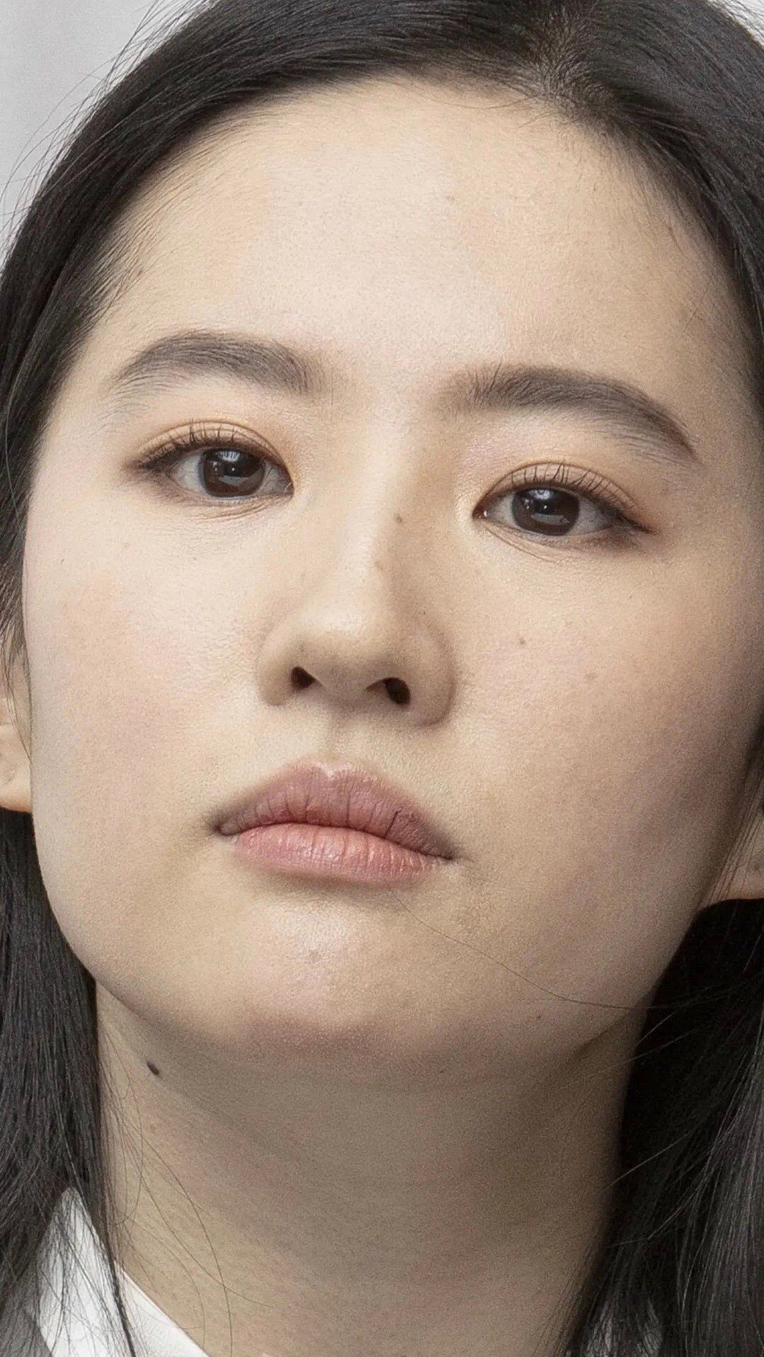 刘亦菲高清怼脸生图,真实不做作,这五官也太优越了吧!