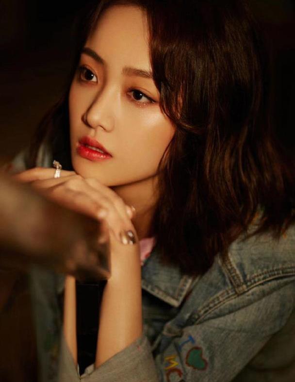 女神吴佳怡:第4798期气质潮流美图欣赏