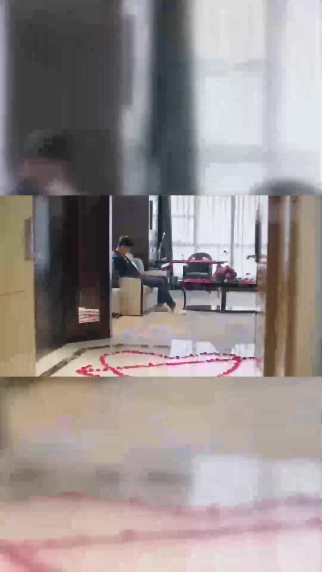 我只喜欢你:言默妈妈得知言默和乔一交往,立马打电话确认,笑喷|影视|电影|电视剧_新浪新闻