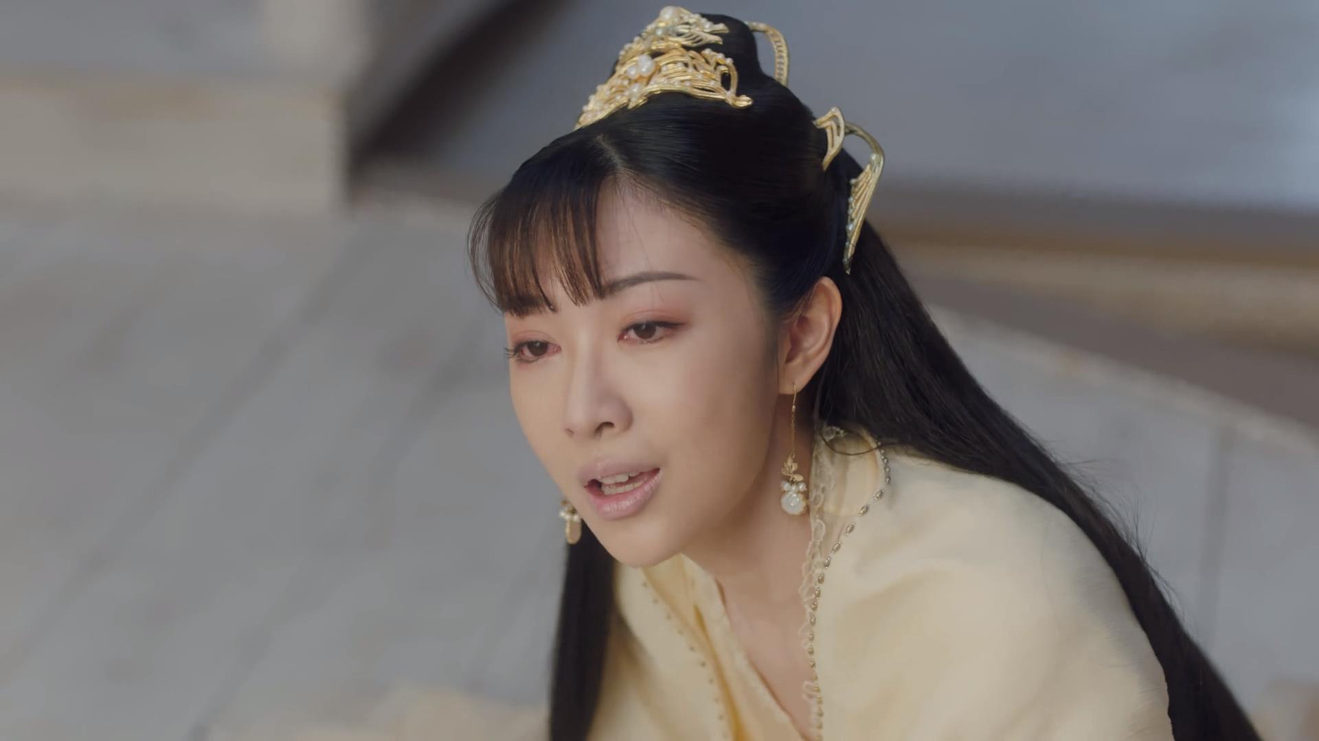 《千古玦尘》钟祺出演恋爱脑景昭,曾辞演女主改行当制片人,霸气