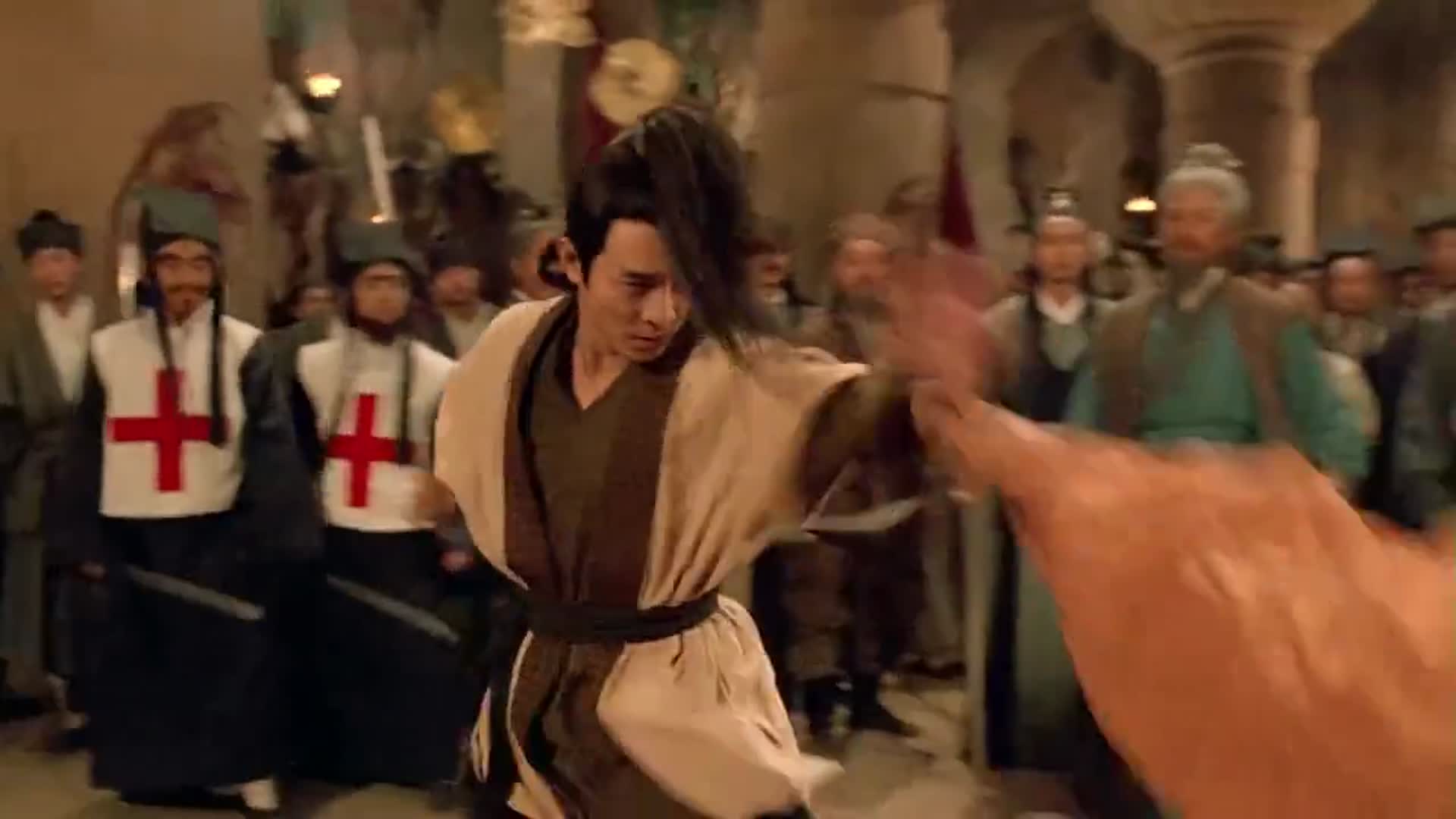 倚天屠龙记之魔教教主:张无忌大败少林武僧,居然还用的少林功法_新浪新闻