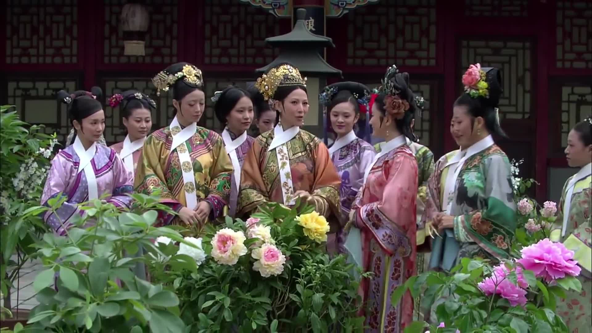 甄嬛传:皇后邀嫔妃赏花,富察贵人趾高气昂,还不知孩子要不保!