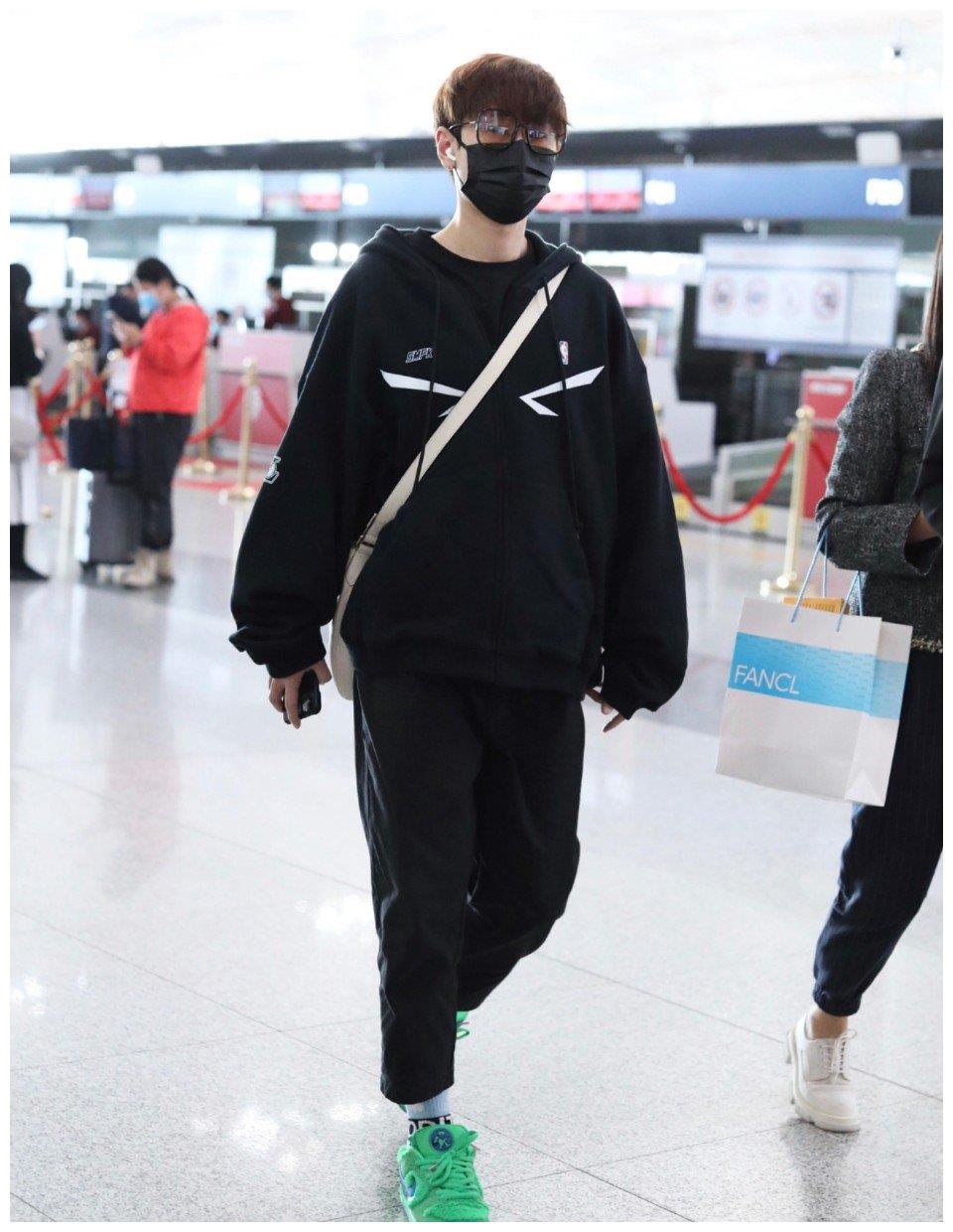 ‘图文’汪苏泷同款鞋有哪些☞参考这些信息  第1张