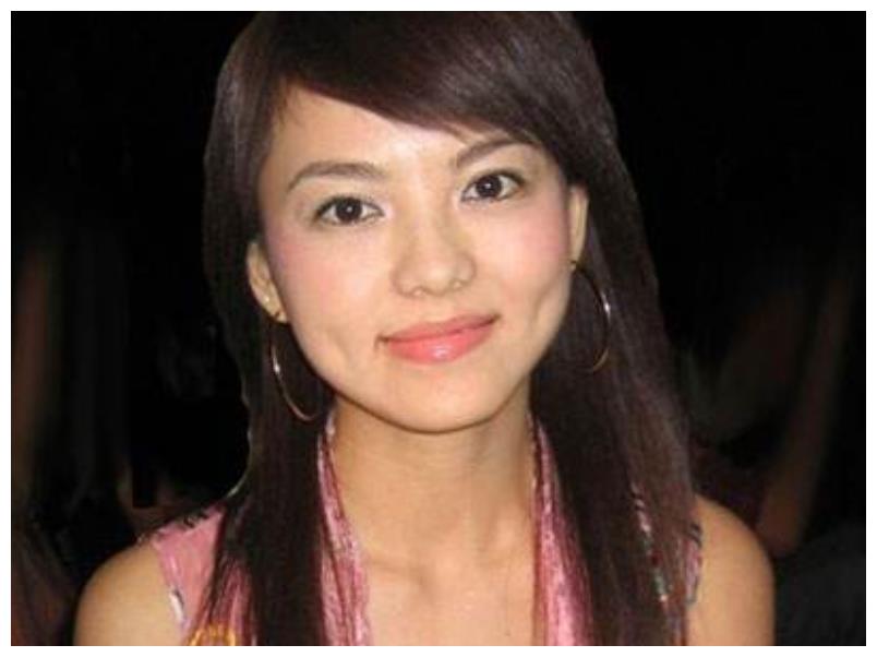 李湘26岁时照片曝光,人鱼身材太勾人,王岳伦这辈子值了!