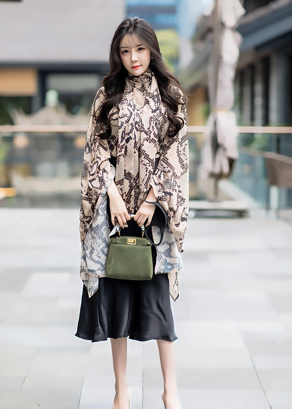 气质美女穿搭,不一样的风格