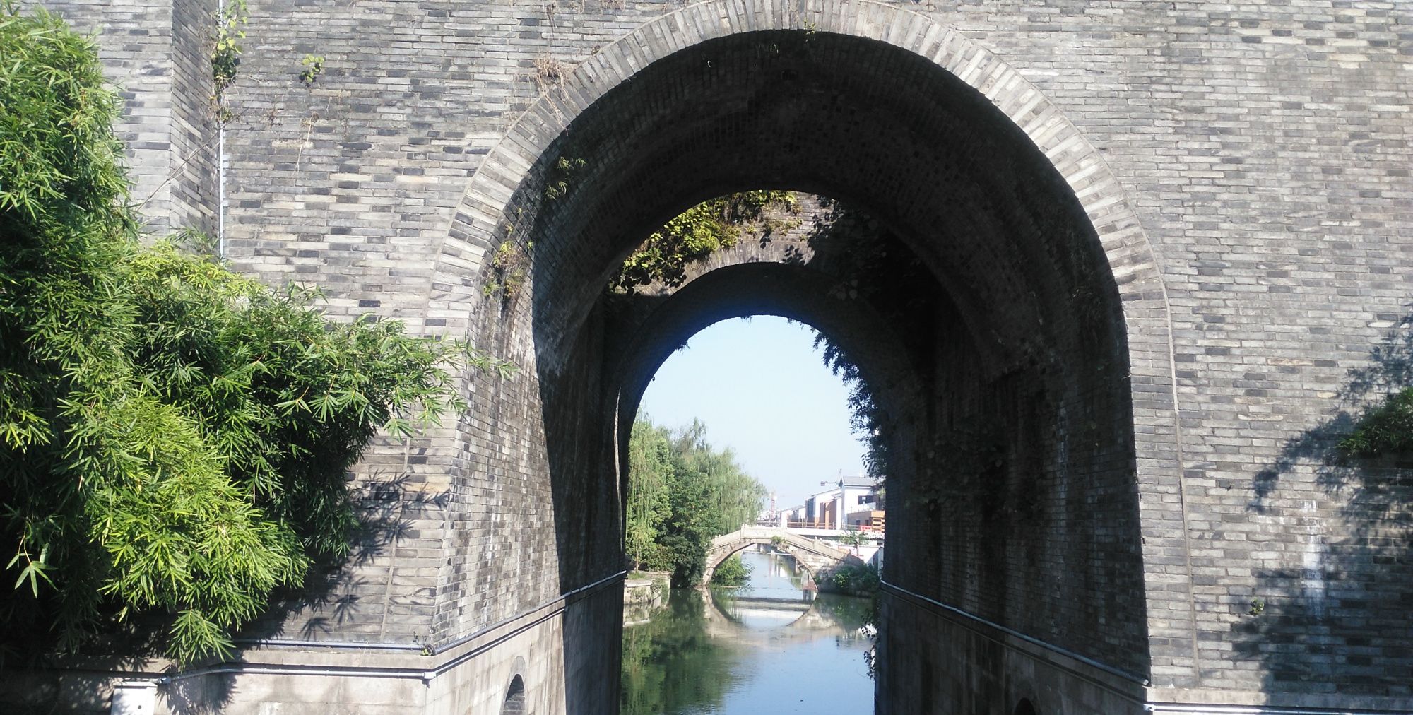 绍兴市萧曹运河边的古城墙实拍你们来过这里吗