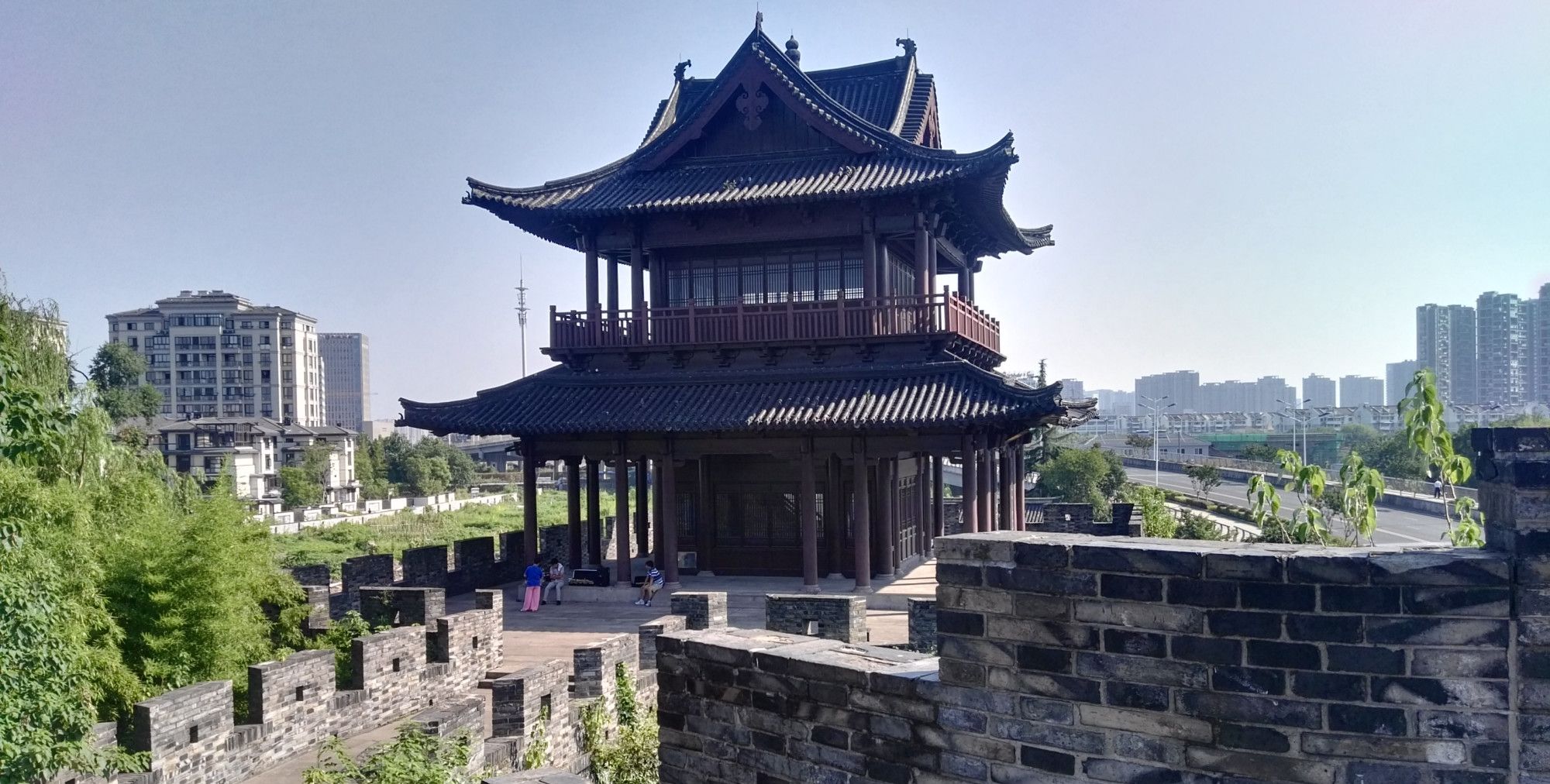 绍兴市萧曹运河边的古城墙实拍你们来过这里吗