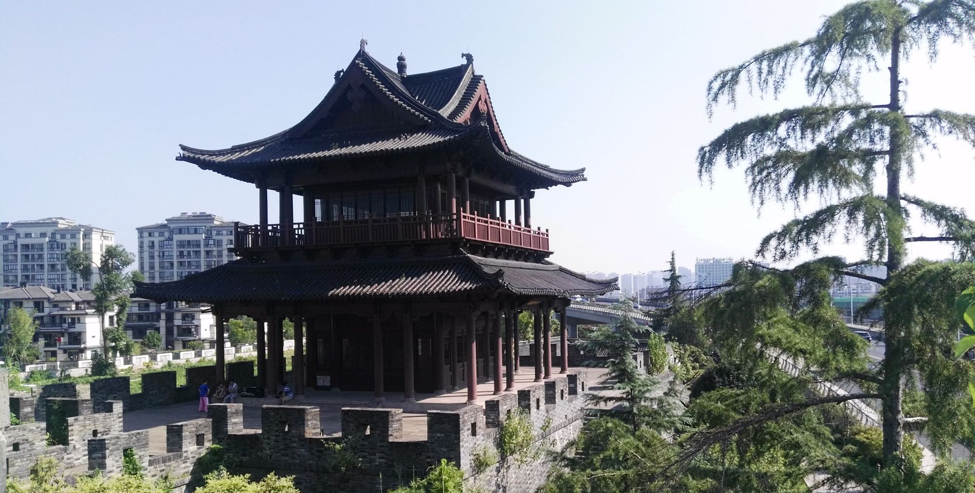 绍兴市萧曹运河边的古城墙实拍你们来过这里吗