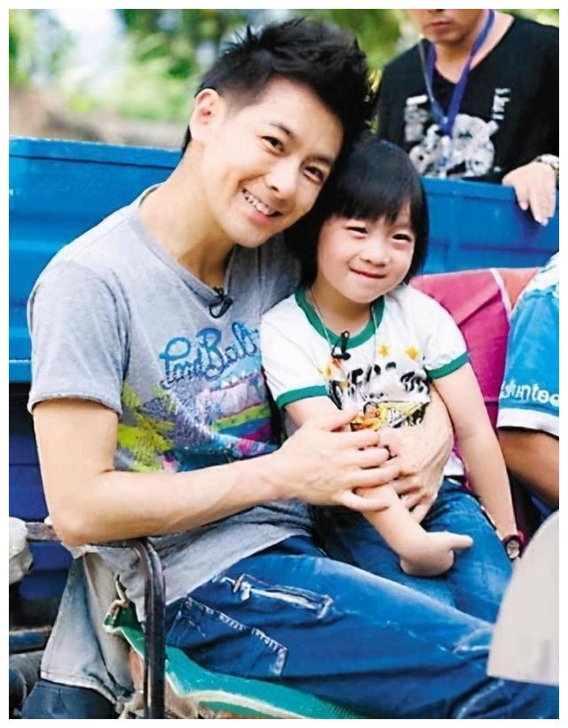 kimi时隔7年再上综艺,身高比肩林志颖,颜值一言难尽