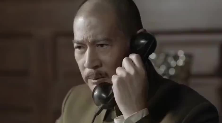 为您推荐: 将军回老家,本来想等城里妻子,没曾想等到了司令员 为您