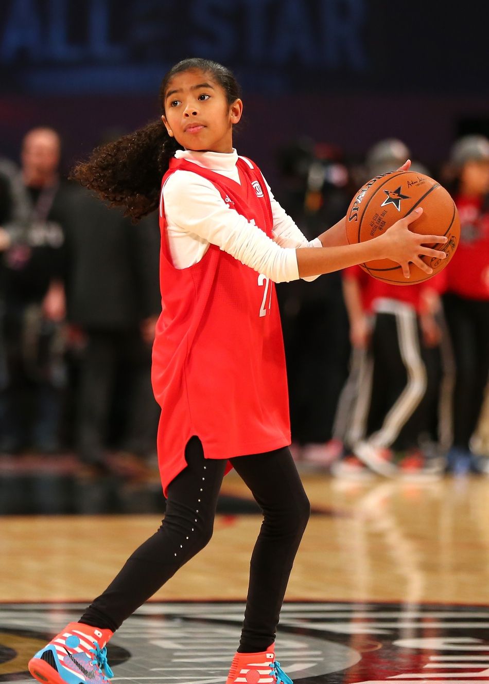 为什么吉安娜会打球,那是因为科比从小就培养!你觉得呢?