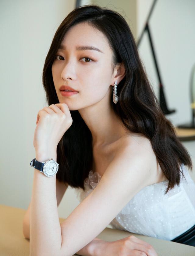 天生气质好的女人,身上这四个特征都很稀有,尤其是第二个