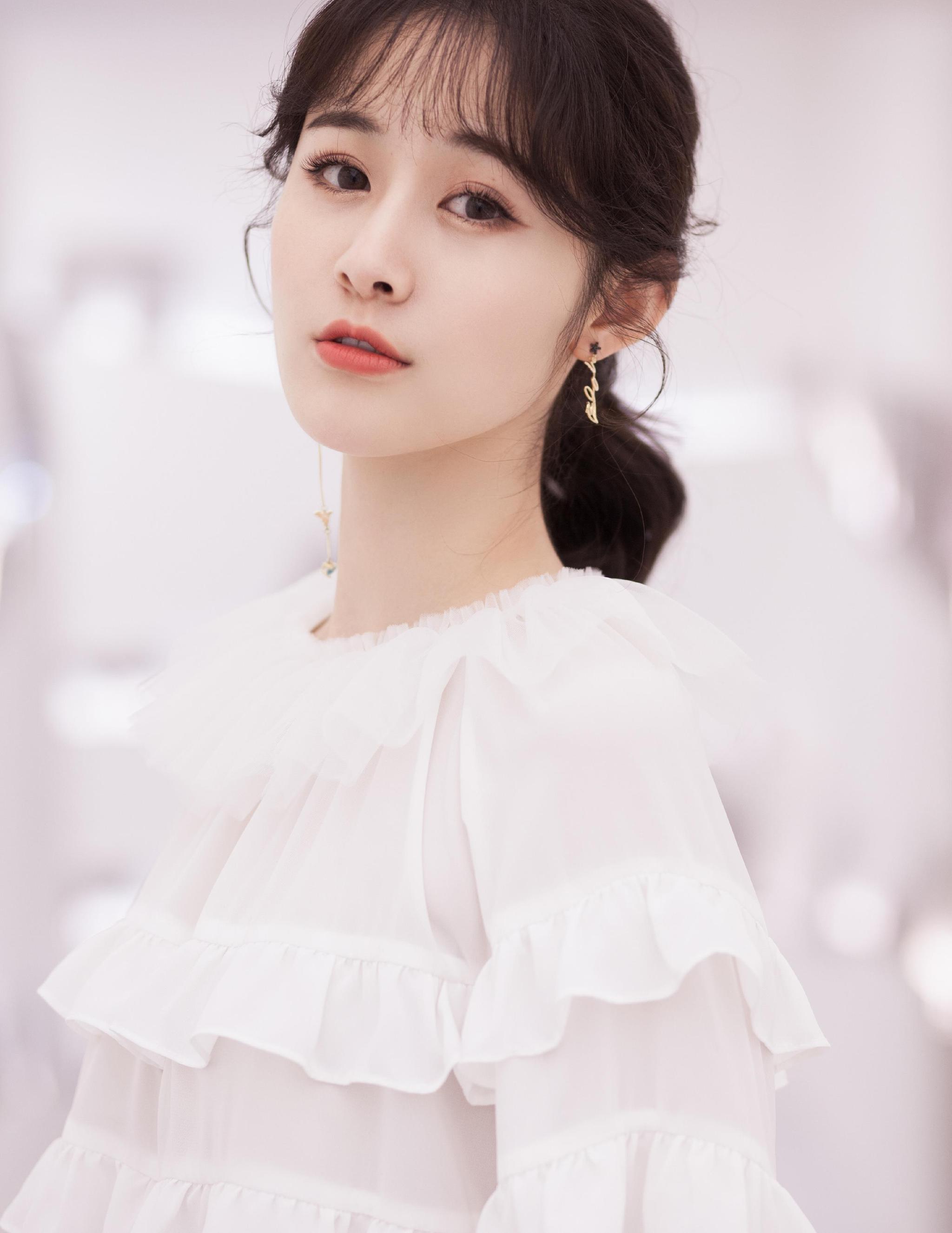 女神梁田:第6125期气质潮流美图欣赏