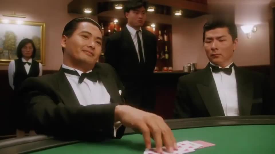 赌神:陈金城抽老千,赌神输的一塌糊涂,真是太惨了!