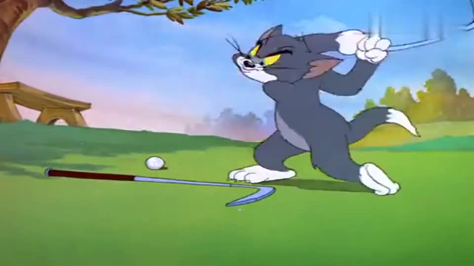 猫和老鼠:汤姆钻进大树抓杰瑞,自己一出来头上带了个蜜蜂帽子!