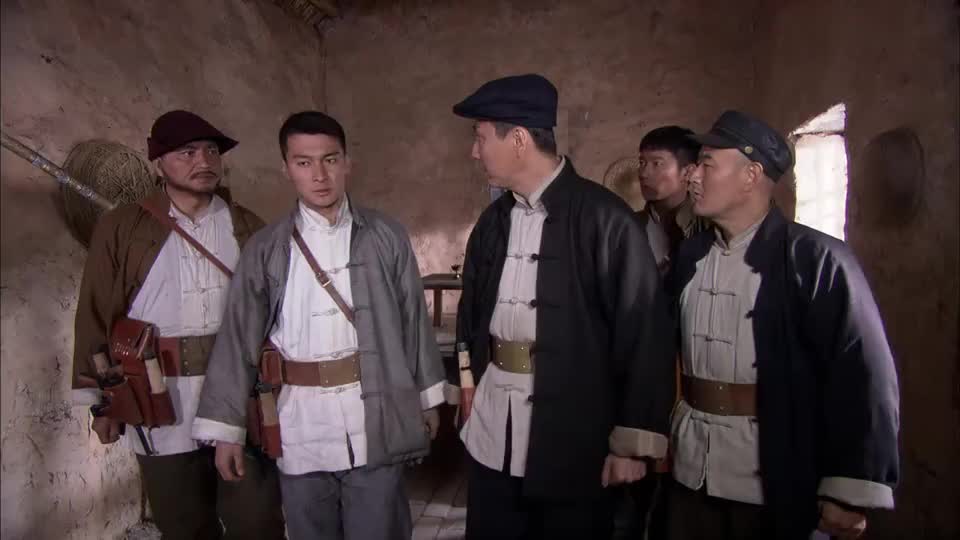飞虎队李正告诉众人现在不能盲目进山躲避