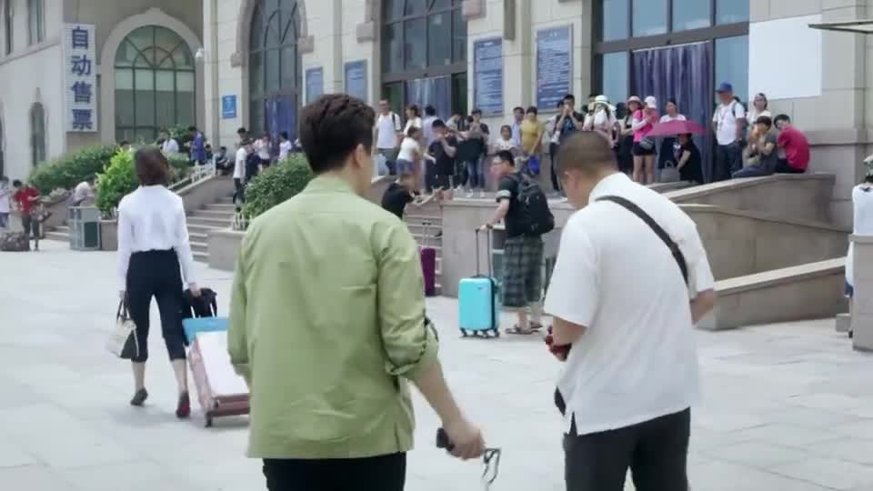 走火王雨欣着急去上海出庭想拿票上车赵鹏程坚决不同意