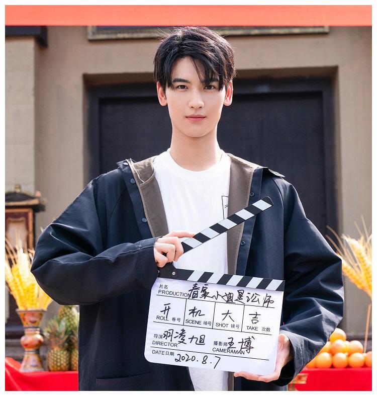 黄俊捷新剧路透,古装造型不输"张起灵",生图状态颜值好抗打