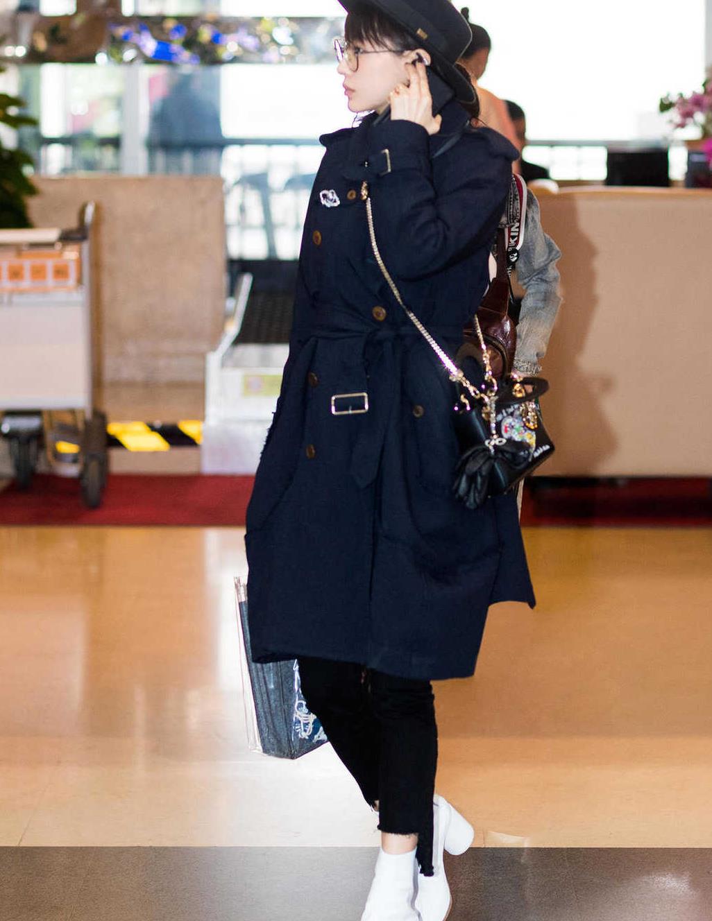 王子文真是小个子救星藏青色长大衣配短靴再搭帽子超显高