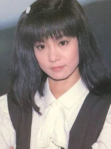 《甄嬛传》皇太后 20岁时有多美？休闲区蓝鸢梦想 - Www.slyday.coM