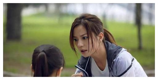 男孩躺在地铁地板上,被女子用双脚夹住,乘客看到娃的手果断报警休闲区蓝鸢梦想 - Www.slyday.coM 男孩躺在地铁地板上,被女子用双脚夹住,乘客看到娃的手果断报警休闲区蓝鸢梦想 - Www.slyday.coM