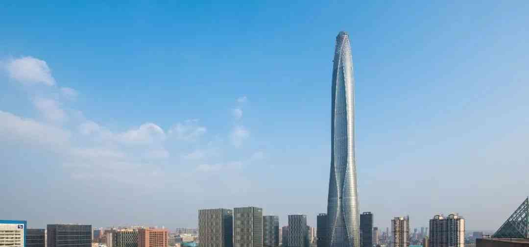 天津一奇葩建筑造型像棍子地理位置优越夜晚时景色甚美