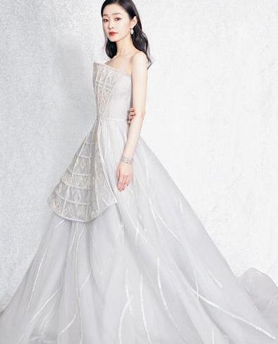 宋轶发布会婚纱礼服美到炸裂冷白皮白到发光实名羡慕
