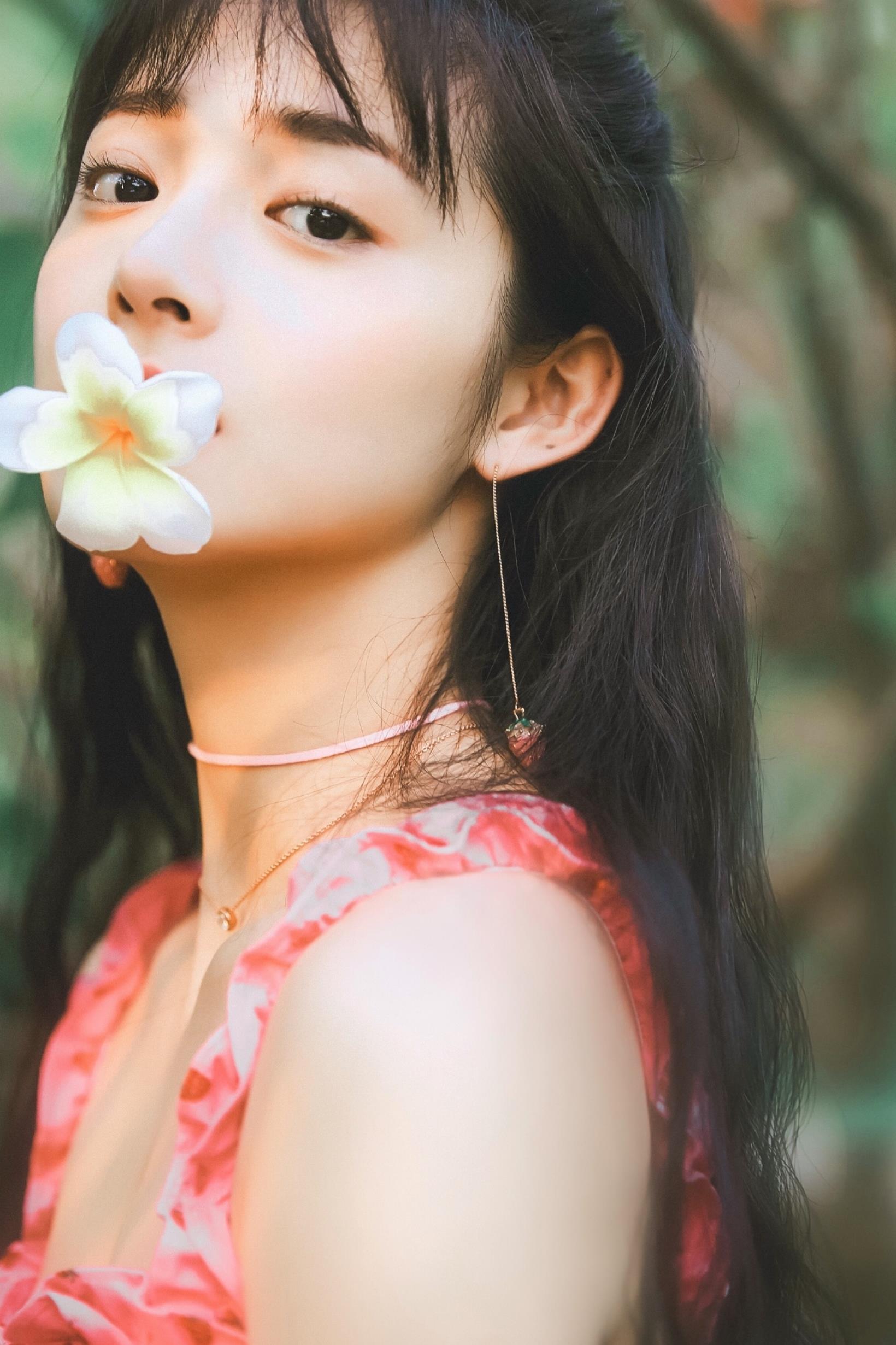 周洁琼粉色穿搭——甜美可爱,是甜心女孩没错了!__财经头条