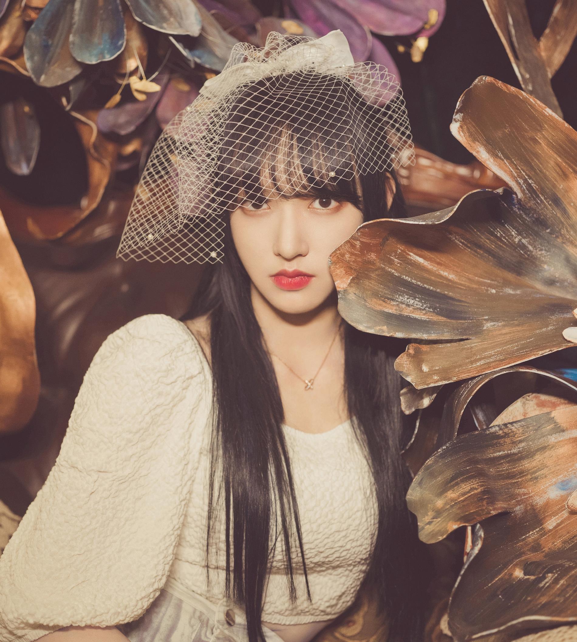 程潇复古珍珠头纱,白色糖霜娃娃衫,简直太绝了啊!