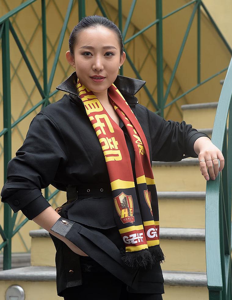 恒丰最美女董事长文筱婷,就是典型的微胖身形,但是她