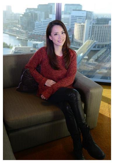 她陪伴谢霆锋23年,未婚先孕却生下女儿,今48岁仍是单亲妈妈|霍汶希