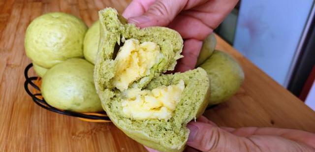 孩子想吃奶黄包,洪洋用最简单的方法,做出升级版的奶黄包,真香休闲区蓝鸢梦想 - Www.slyday.coM 孩子想吃奶黄包,洪洋用最简单的方法,做出升级版的奶黄包,真香休闲区蓝鸢梦想 - Www.slyday.coM