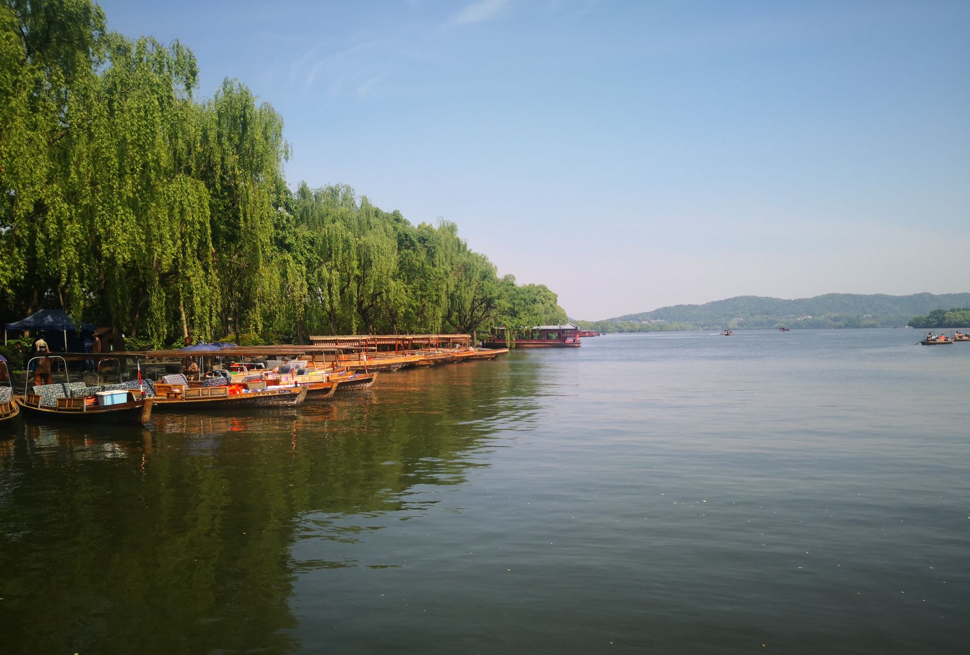 一个人来到杭州西湖,杭州西湖景色美如画,让心更清净_高清图集_新浪网