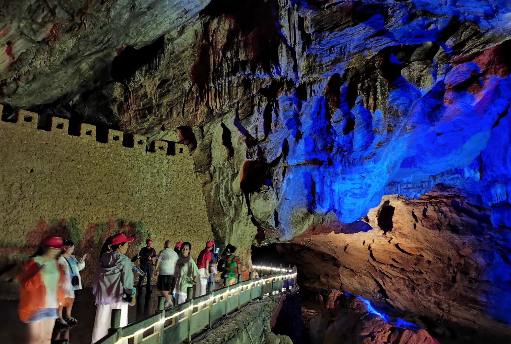 游凤凰奇梁洞:天下奇观,人间秘境