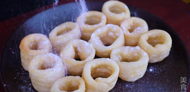 糯米白糖卷既有糯米的嚼劲又有白糖的清甜好吃又过瘾