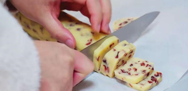 教你在家自制蔓越莓饼干,酸甜开胃又营养,给孩子当小零食很不错休闲区蓝鸢梦想 - Www.slyday.coM 教你在家自制蔓越莓饼干,酸甜开胃又营养,给孩子当小零食很不错休闲区蓝鸢梦想 - Www.slyday.coM