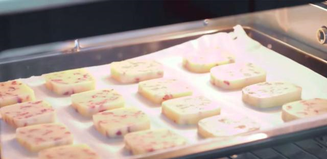 教你在家自制蔓越莓饼干,酸甜开胃又营养,给孩子当小零食很不错休闲区蓝鸢梦想 - Www.slyday.coM 教你在家自制蔓越莓饼干,酸甜开胃又营养,给孩子当小零食很不错休闲区蓝鸢梦想 - Www.slyday.coM