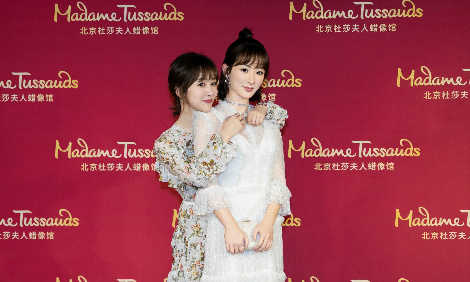 6位明星和自己的蜡像合影你觉得谁最像呢