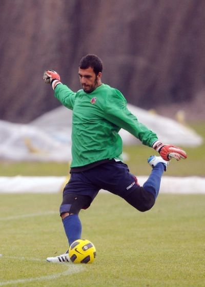 名人诞辰意大利足球守门员一一埃米利亚诺维维亚诺