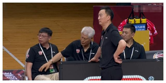 四人众生相,蒋兴权大师范,刘维伟没见过,有一人鼓掌广东打得好