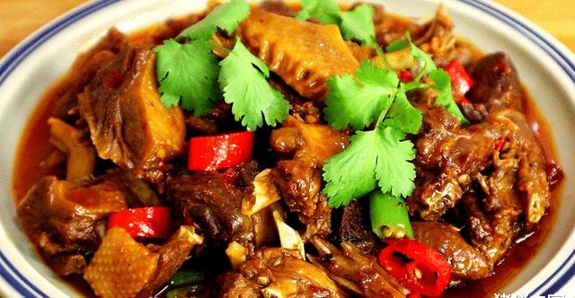 啤酒鸭的家常做法鸭肉不腥不柴麻辣鲜香每次做一大盆不够吃