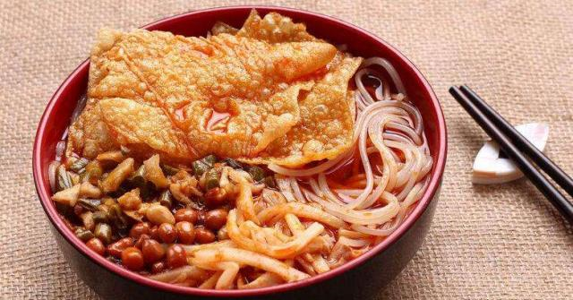 第一次吃螺蛳粉是什么感受?有些人喜欢,也有人难以接受!休闲区蓝鸢梦想 - Www.slyday.coM 第一次吃螺蛳粉是什么感受?有些人喜欢,也有人难以接受!休闲区蓝鸢梦想 - Www.slyday.coM